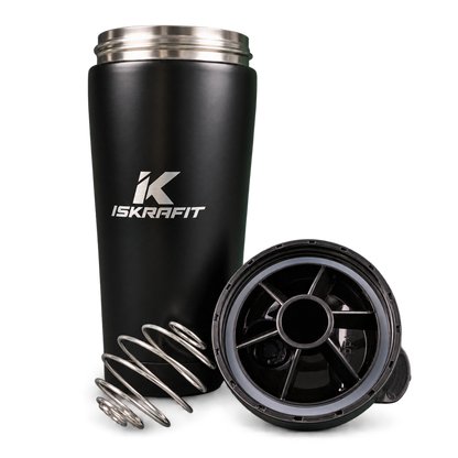 Shaker térmico negro ISKRAFIT abierto con bola mezcladora y tapa